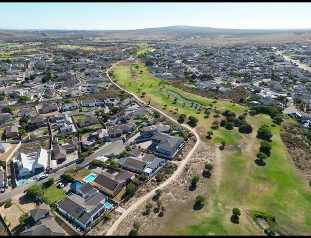 4 BEDROOM HOUSE FOR SALE IN COUNTRY CLUB